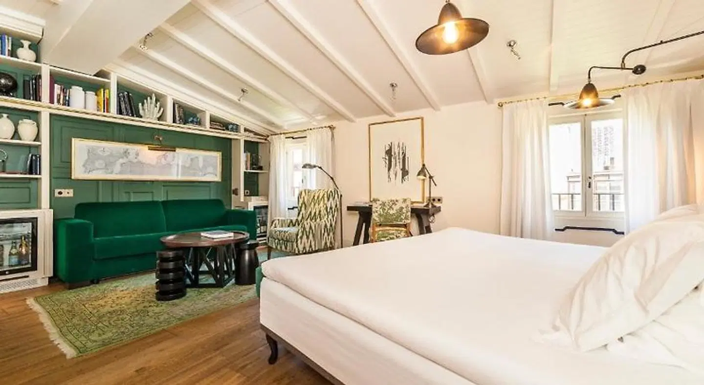 Cort ROOM_EXAMPLE