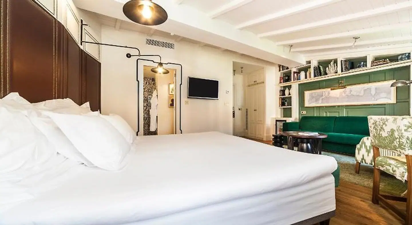 Cort ROOM_EXAMPLE