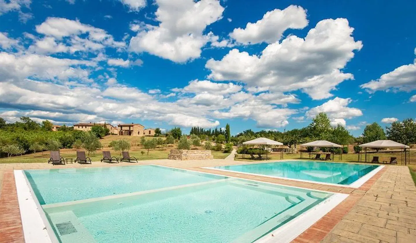 Poggio Cennina Resort OUTDOOR_POOL