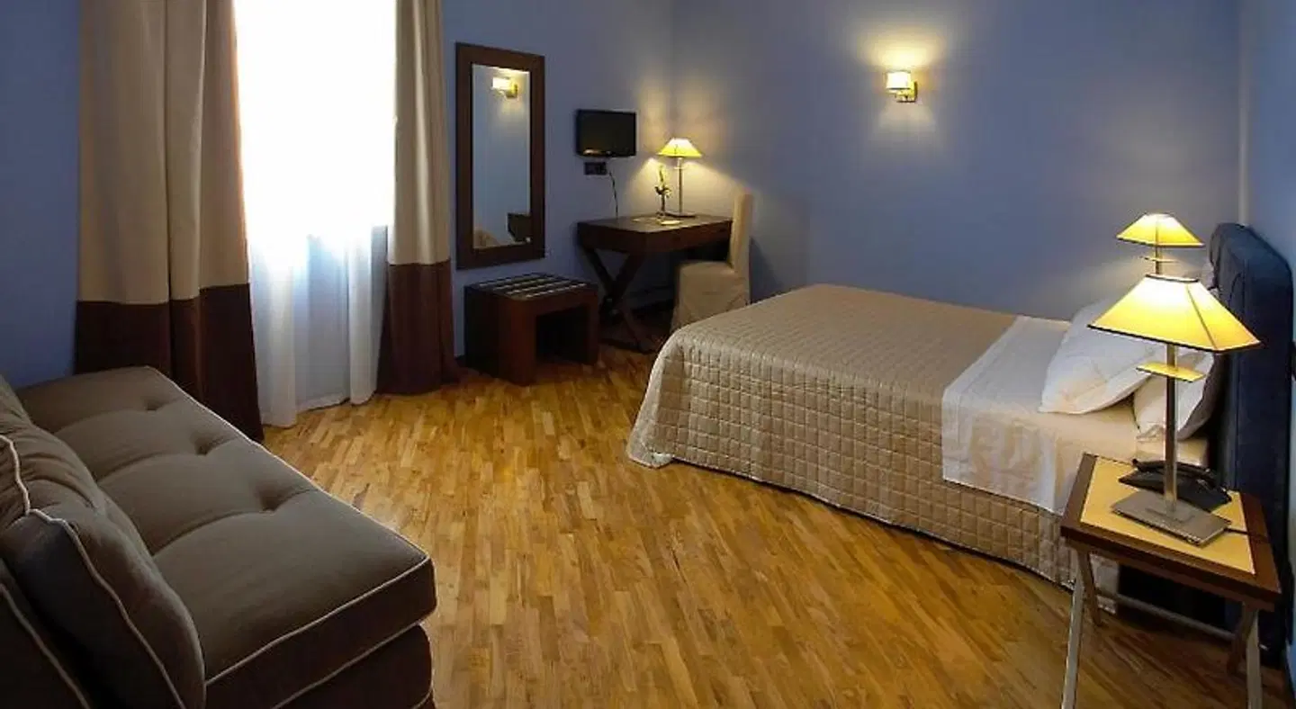 Messenion ROOM_EXAMPLE