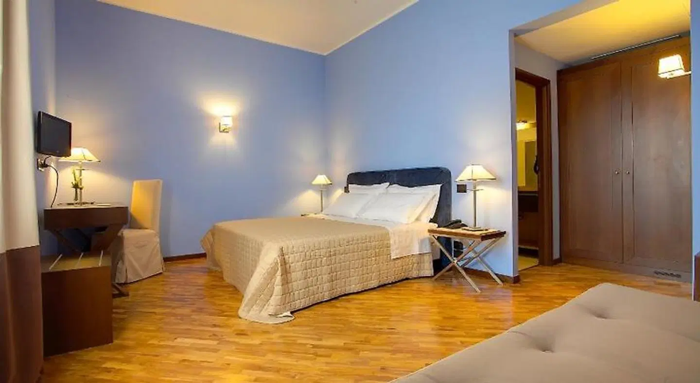 Messenion ROOM_EXAMPLE