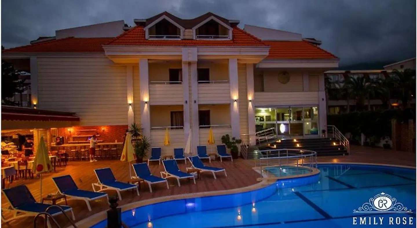 Emily Rose Hotel OUTDOOR_POOL