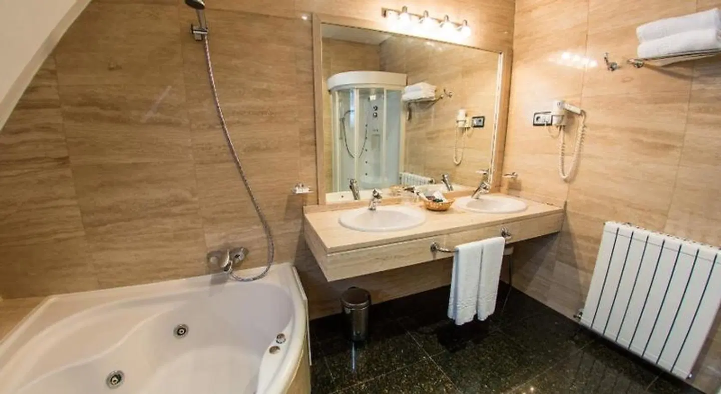 Hotel Los 5 Pinos Badezimmer