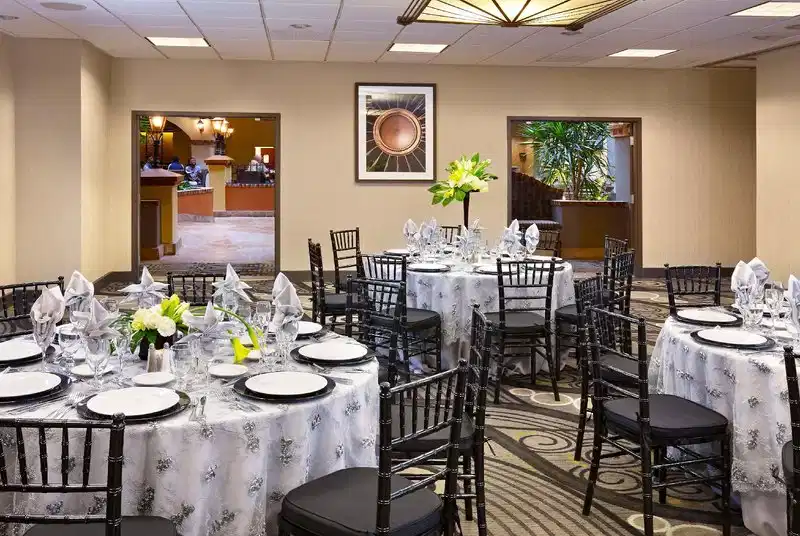 Embassy Suites by Hilton Los Angeles International Airport South – Hotelfoto