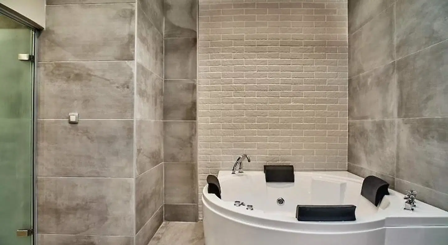 Minoos Hotel Badezimmer