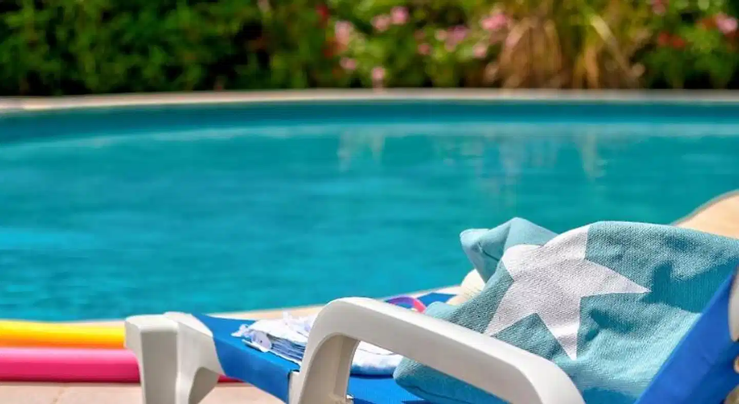 Apartamentos Llevant Pool