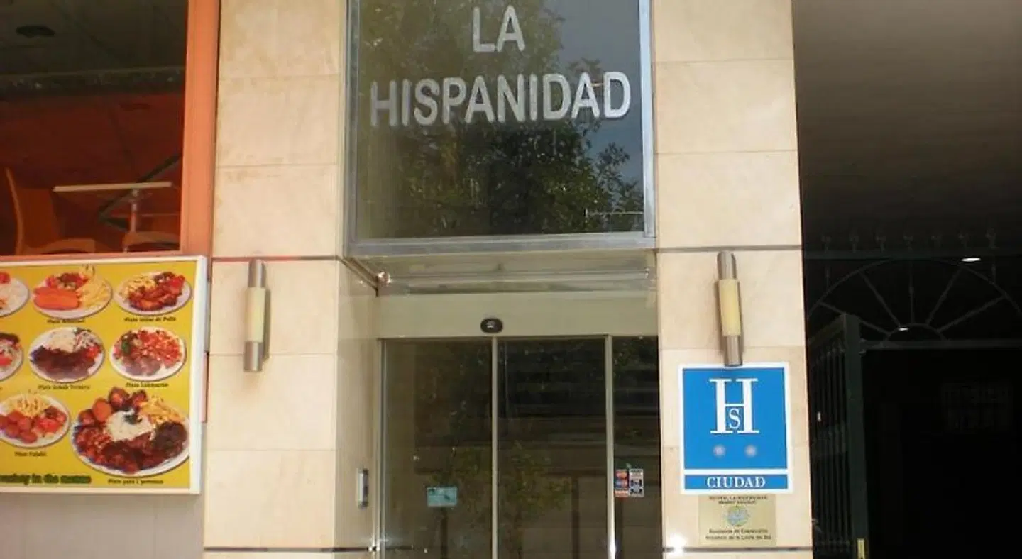 Hostal la Hispanidad EXTERIOR