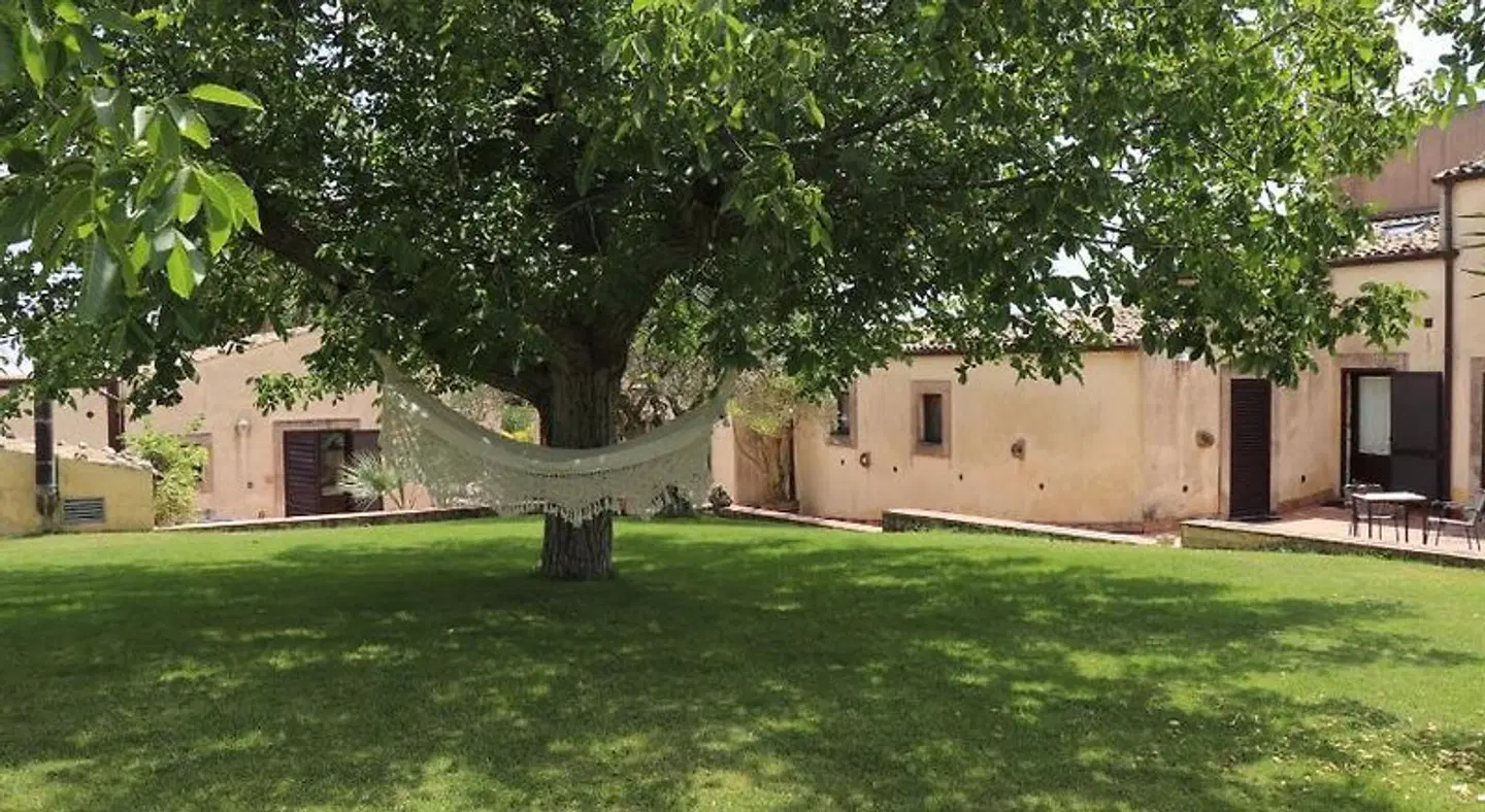 Aguglia Agriturismo Garten