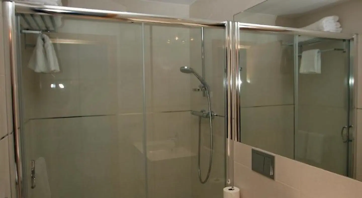 Apartamentos La Botica de Nerja Badezimmer