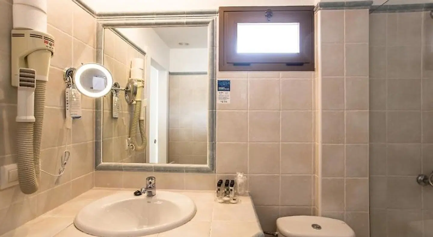 Hotel Bahía Formentera Badezimmer
