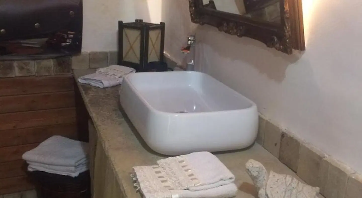 Guest house La Corte Normanna Badezimmer