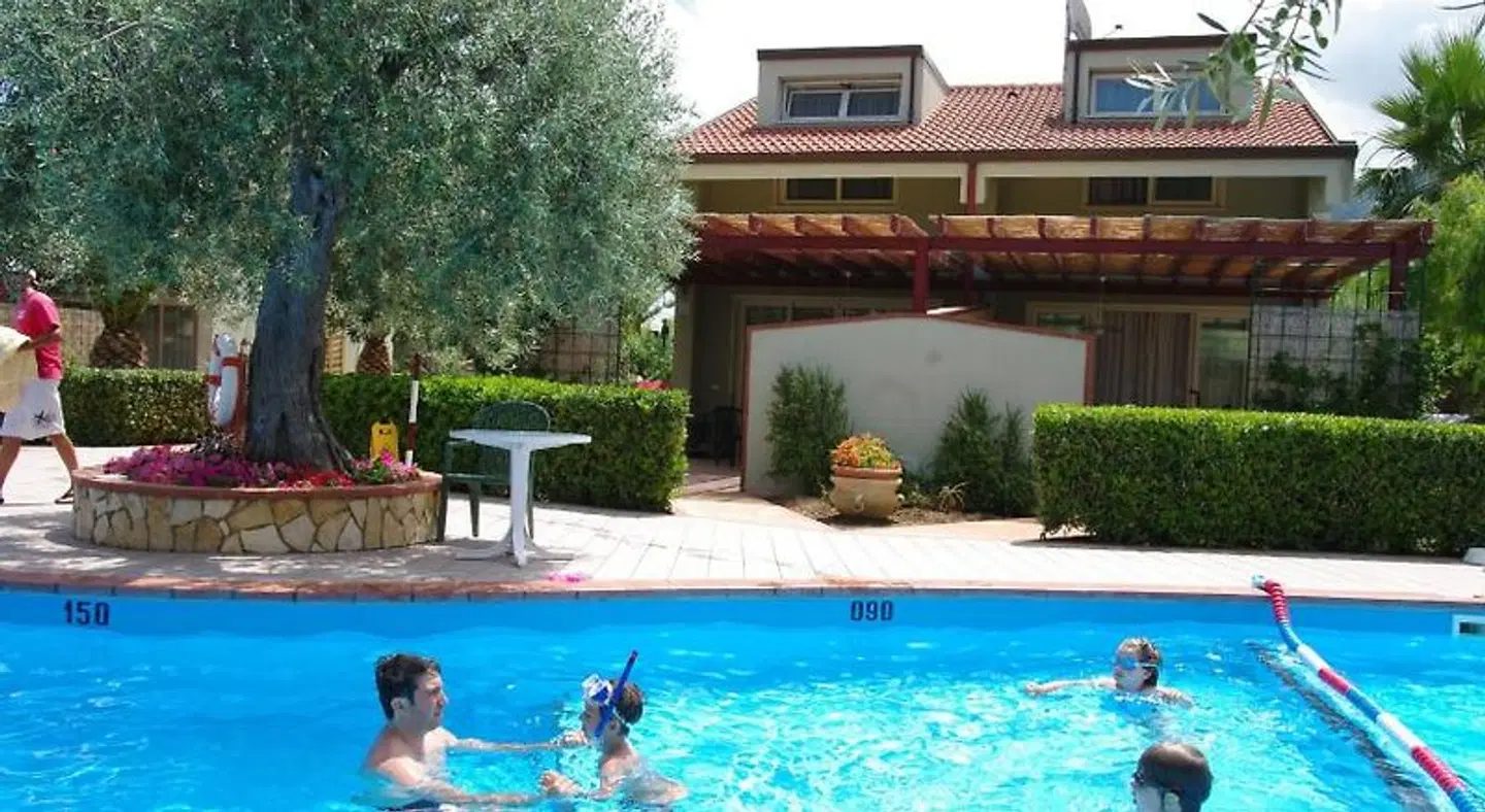 Residence Fontana Barone OUTDOOR_POOL