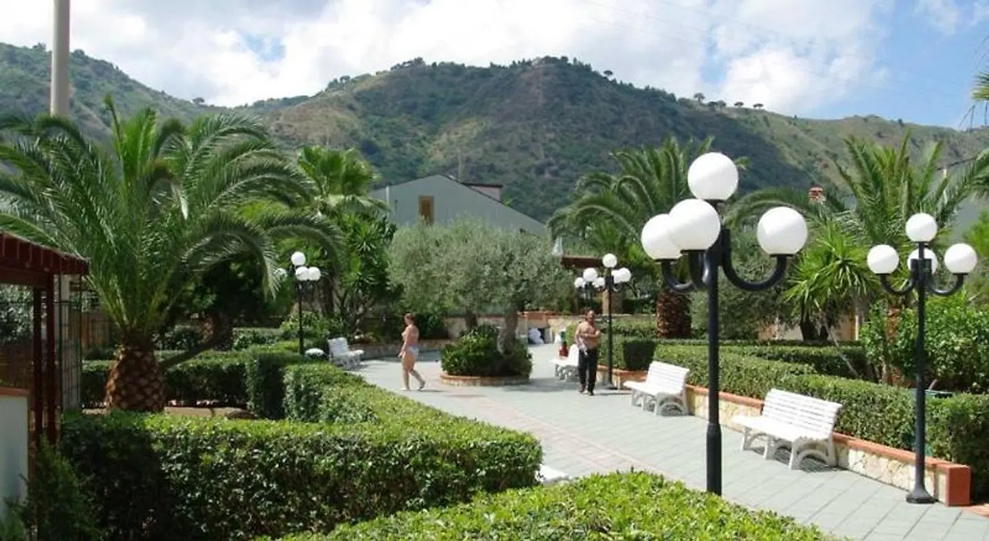 Residence Fontana Barone Garten
