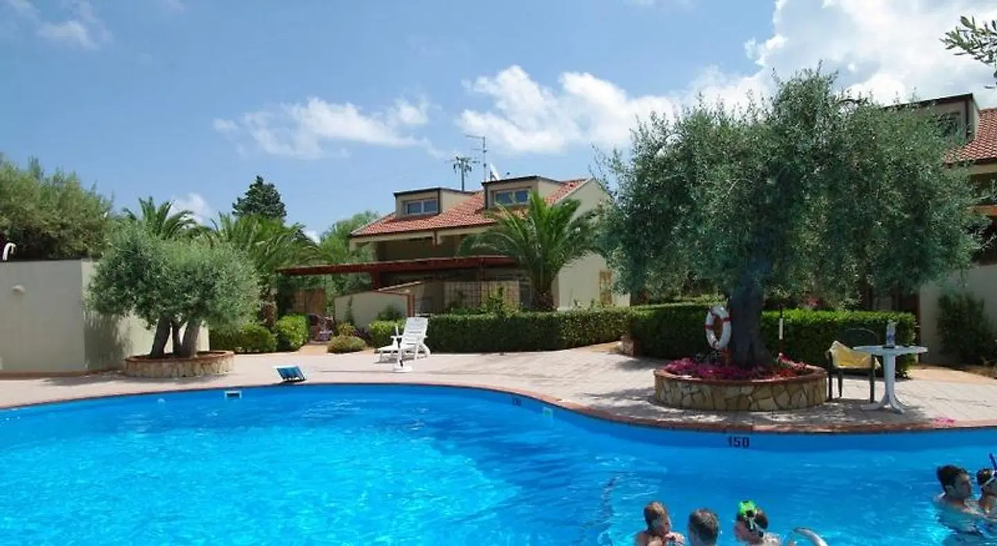Residence Fontana Barone OUTDOOR_POOL