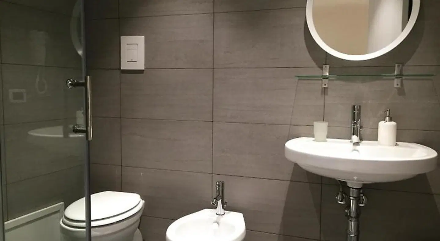 Room & Breakfast Zero Badezimmer