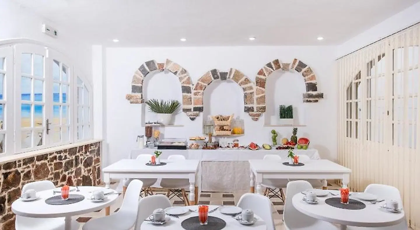 Mistral Hotel Restaurant