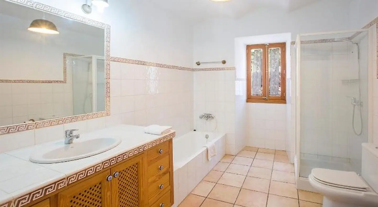 ES TURÓ Badezimmer