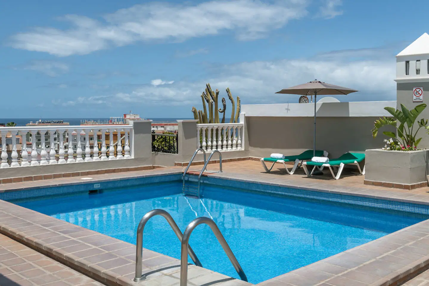 Marte OUTDOOR_POOL