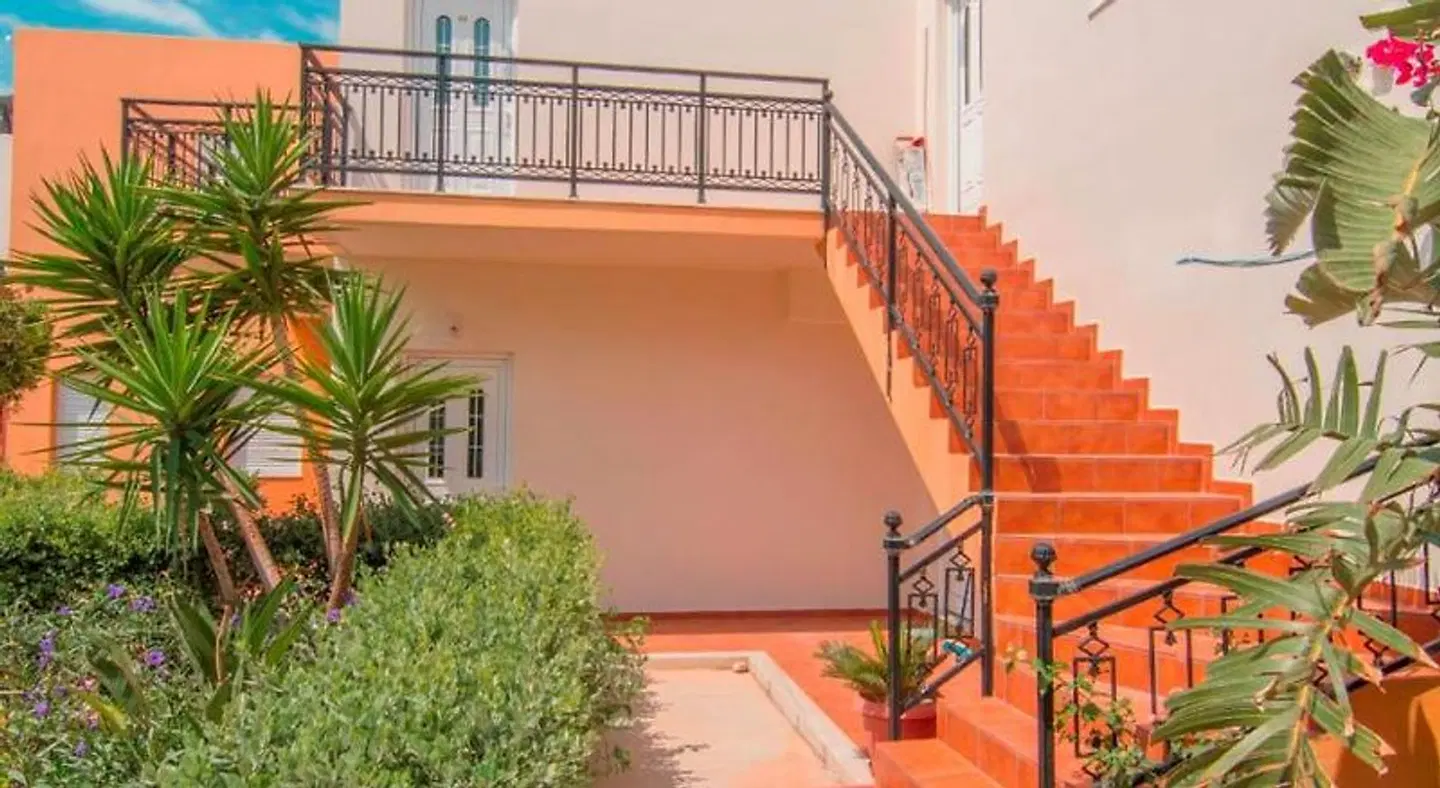 Oreia EXTERIOR