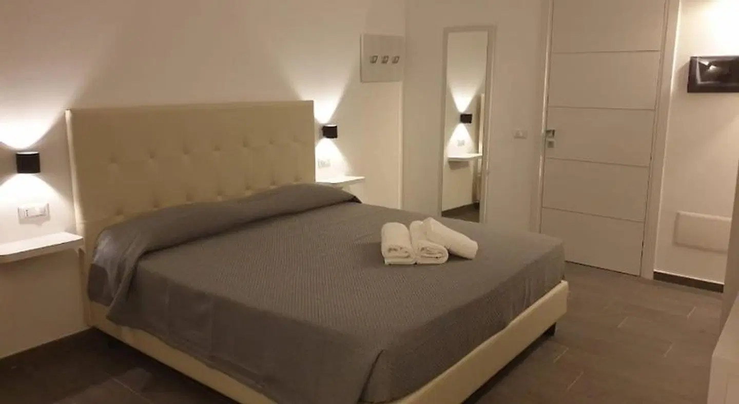 Cavour ROOM_EXAMPLE
