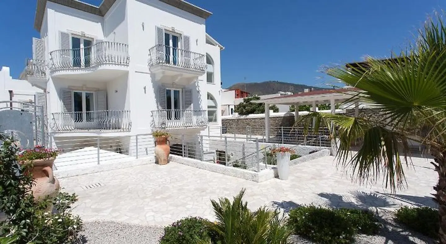 Odysseus Hotel EXTERIOR