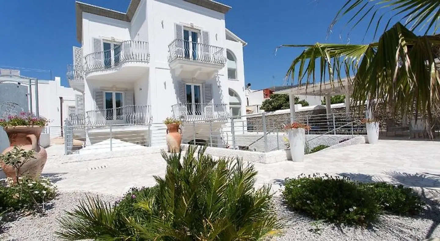 Odysseus Hotel EXTERIOR
