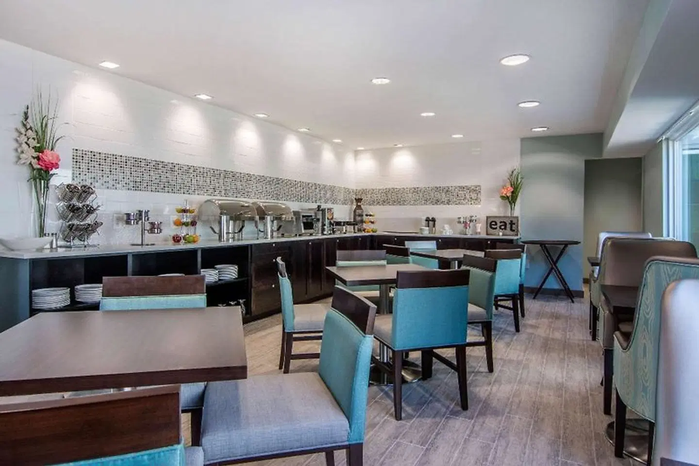 Clarion Inn & Suites Atlanta Downtown Bar