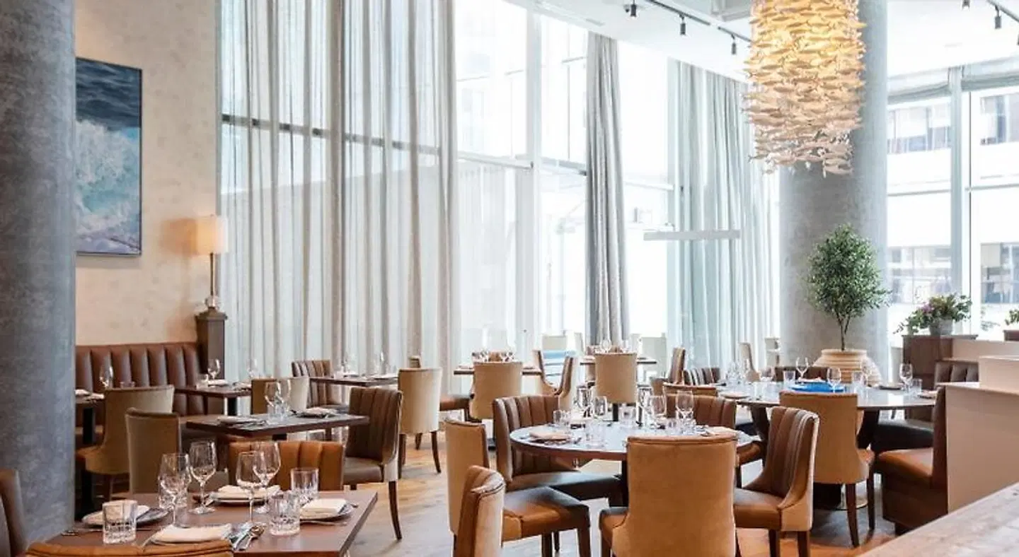 EXchange Hotel Vancouver Restaurant