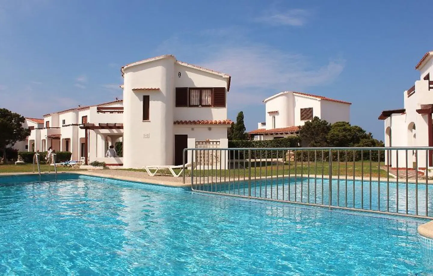Yucas Homes OUTDOOR_POOL