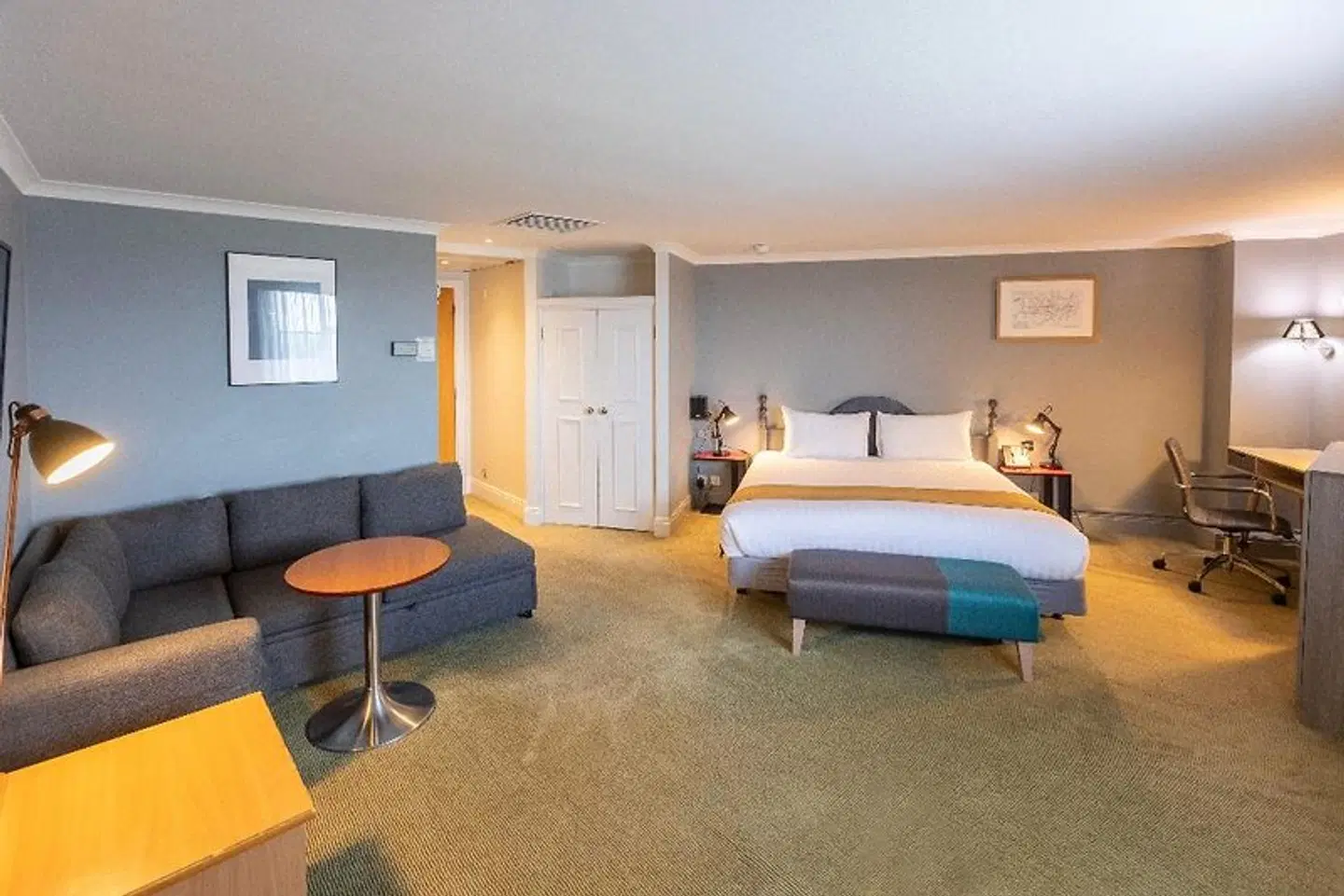 Holiday Inn Sutton ROOM_EXAMPLE