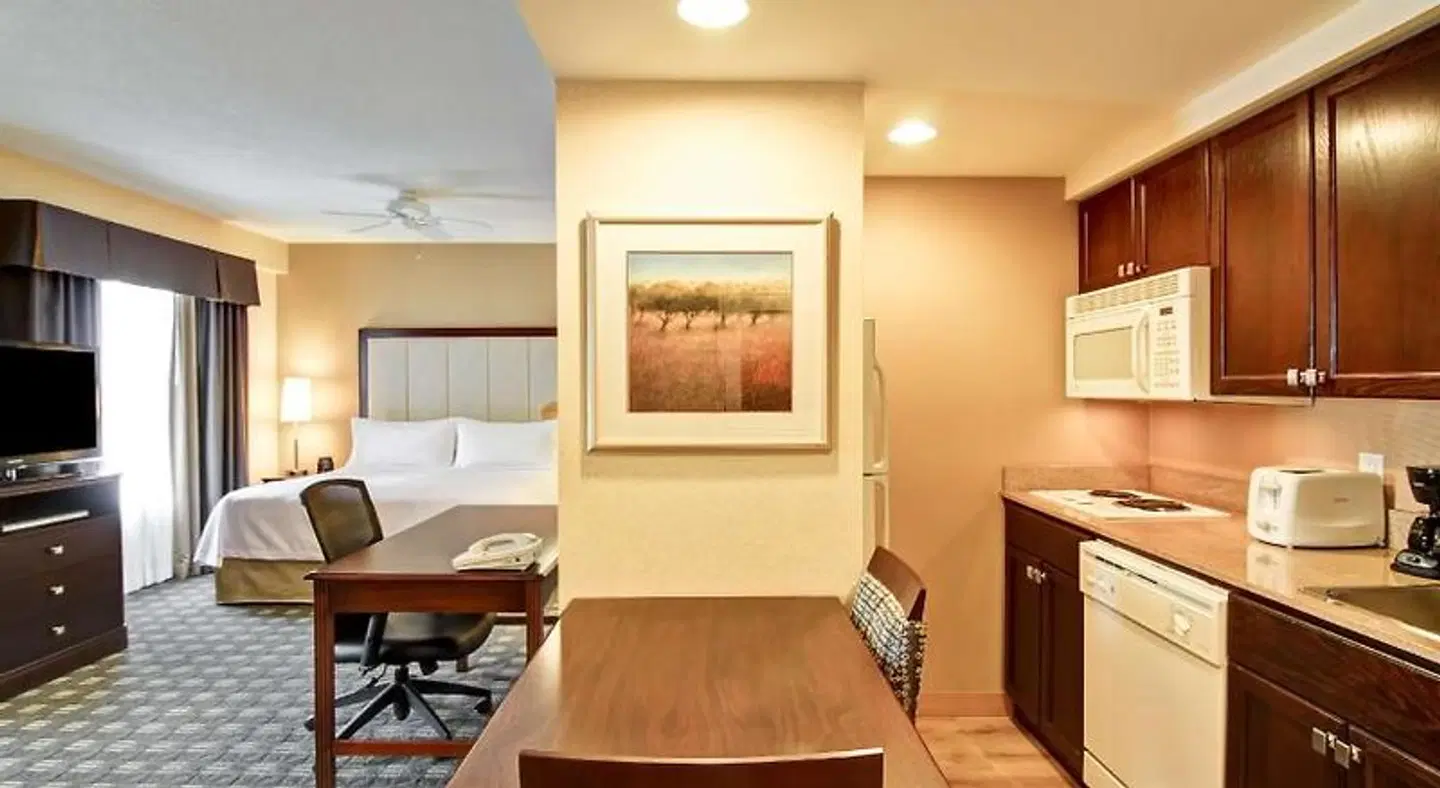 Homewood Suites by Hilton Toronto-Mississauga ROOM_EXAMPLE