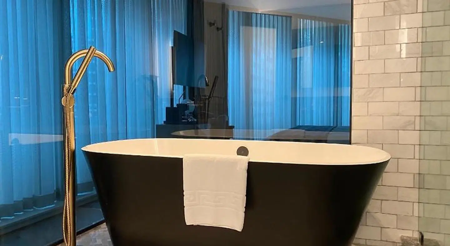 EXchange Hotel Vancouver LOUNGE_LOBBY