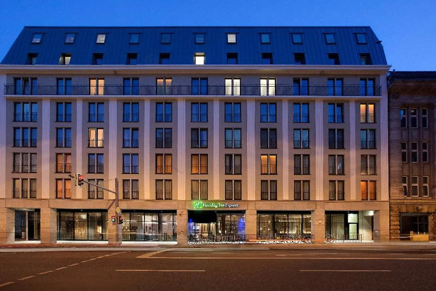 Holiday Inn Express Berlin - Alexanderplatz EXTERIOR