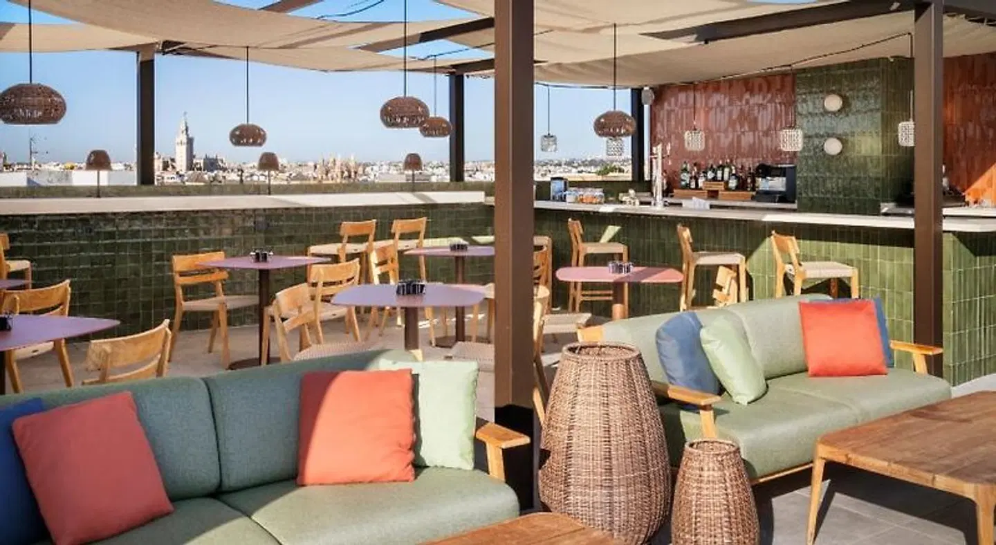 Catalonia Santa Justa Bar