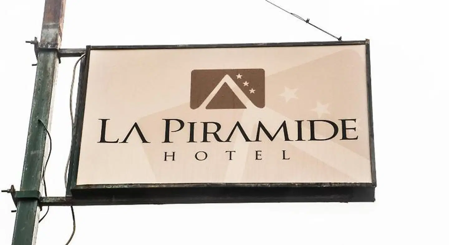 La Piramide MODEL_IMPRESSION