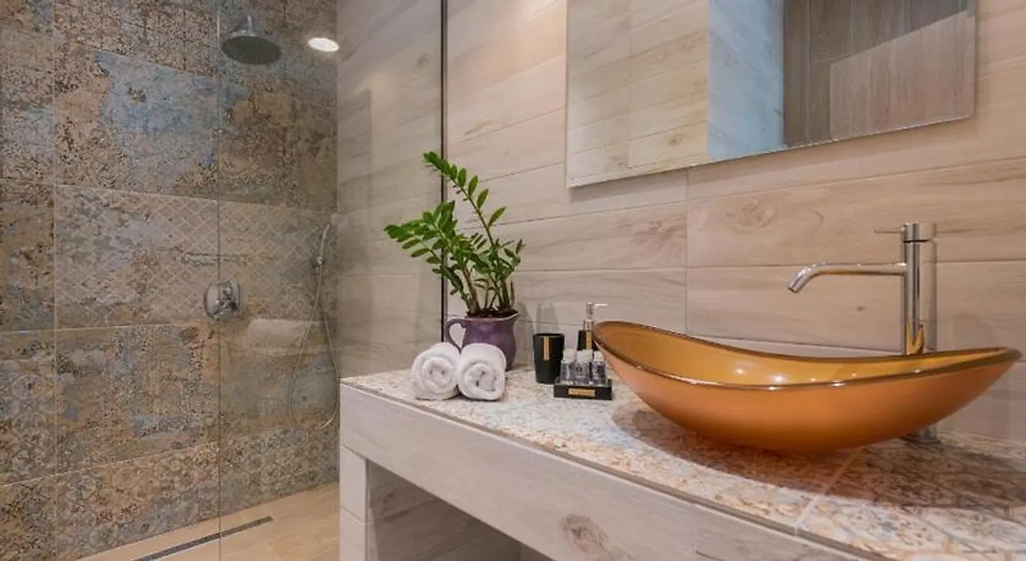 Aeolos Boutique Hotel & Suites Badezimmer