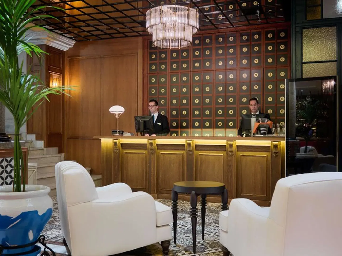 H10 Villa de la Reina Bar