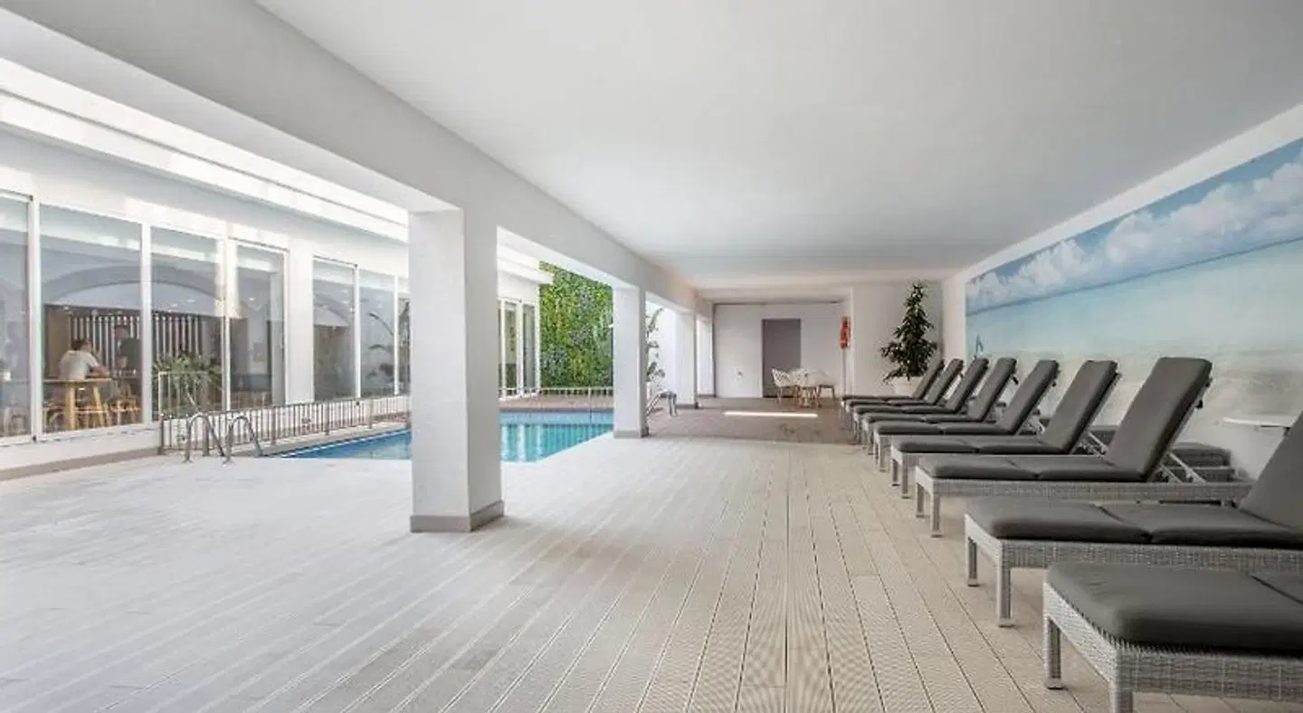 Planet One Hotel Hallenbad