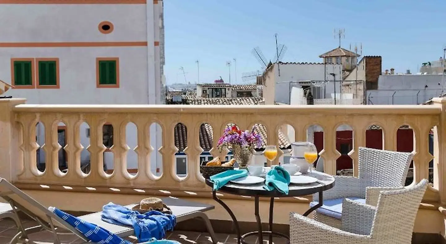 StayCatalina Boutique Hotel-Apartments Terrasse