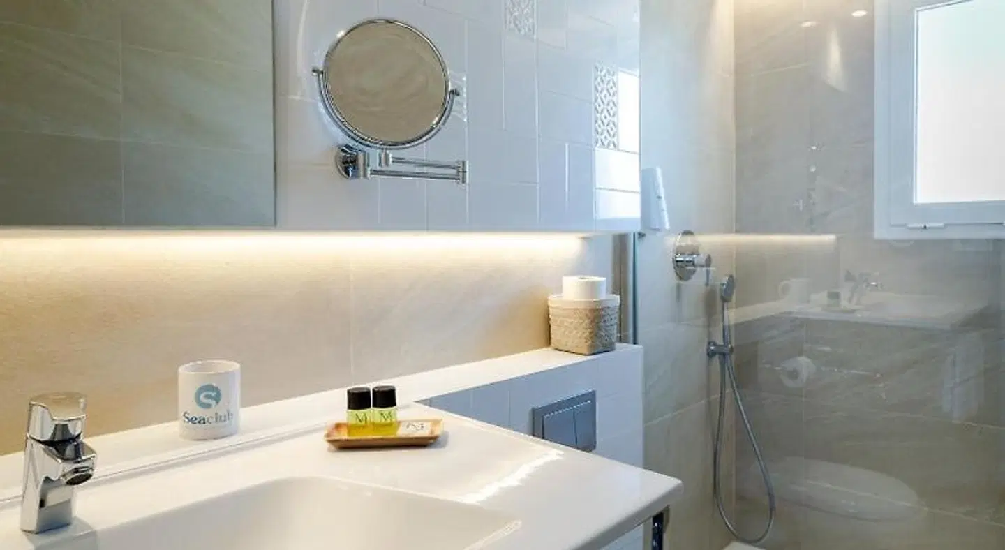 Serenity by Sea Club Alcudia Adults Only Badezimmer