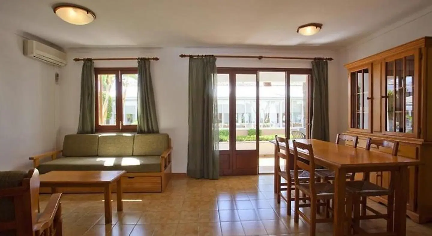 Apartamentos Cristina ROOM_EXAMPLE