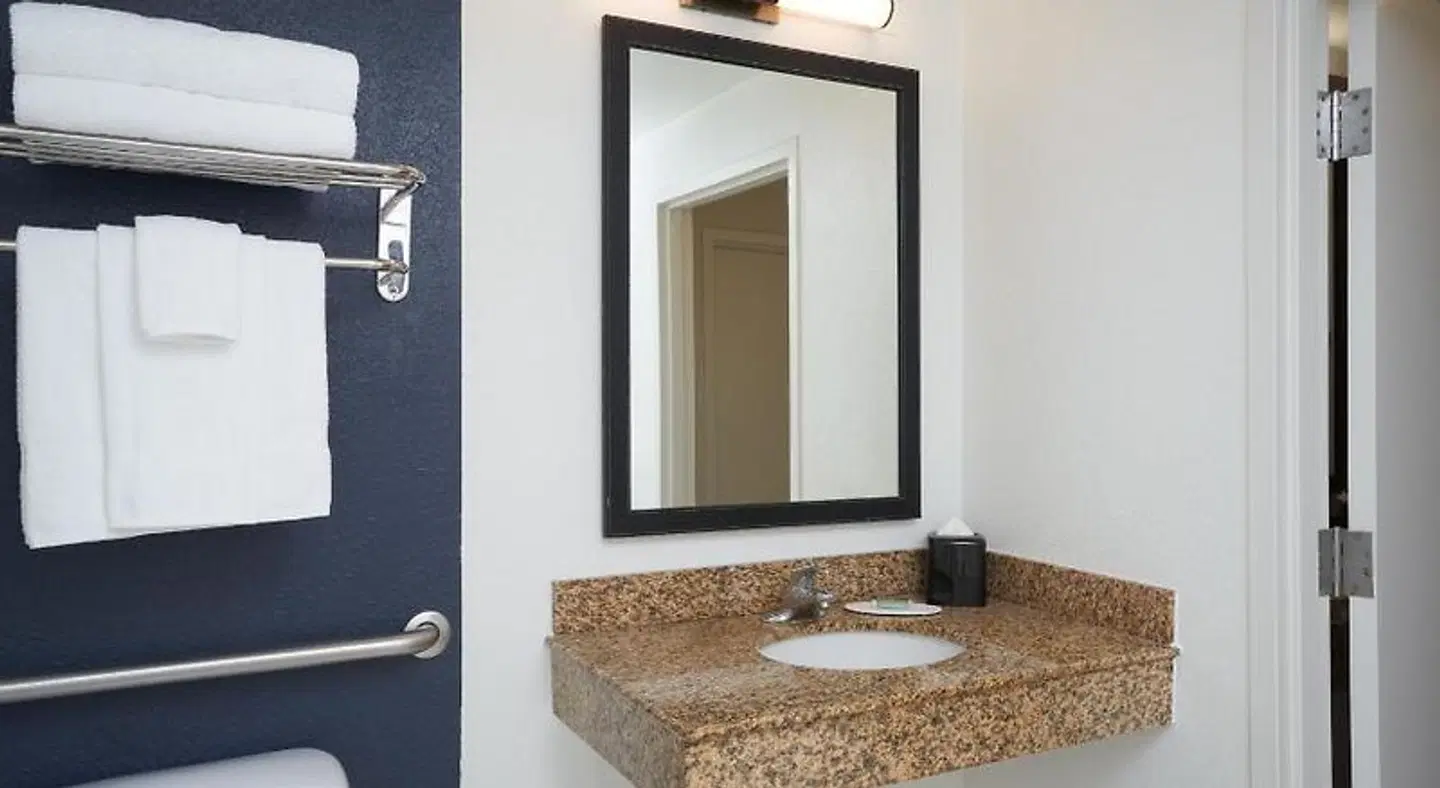 Fairfield by Marriott Inn & Suites Orlando Int. Drive/Convention Center Badezimmer