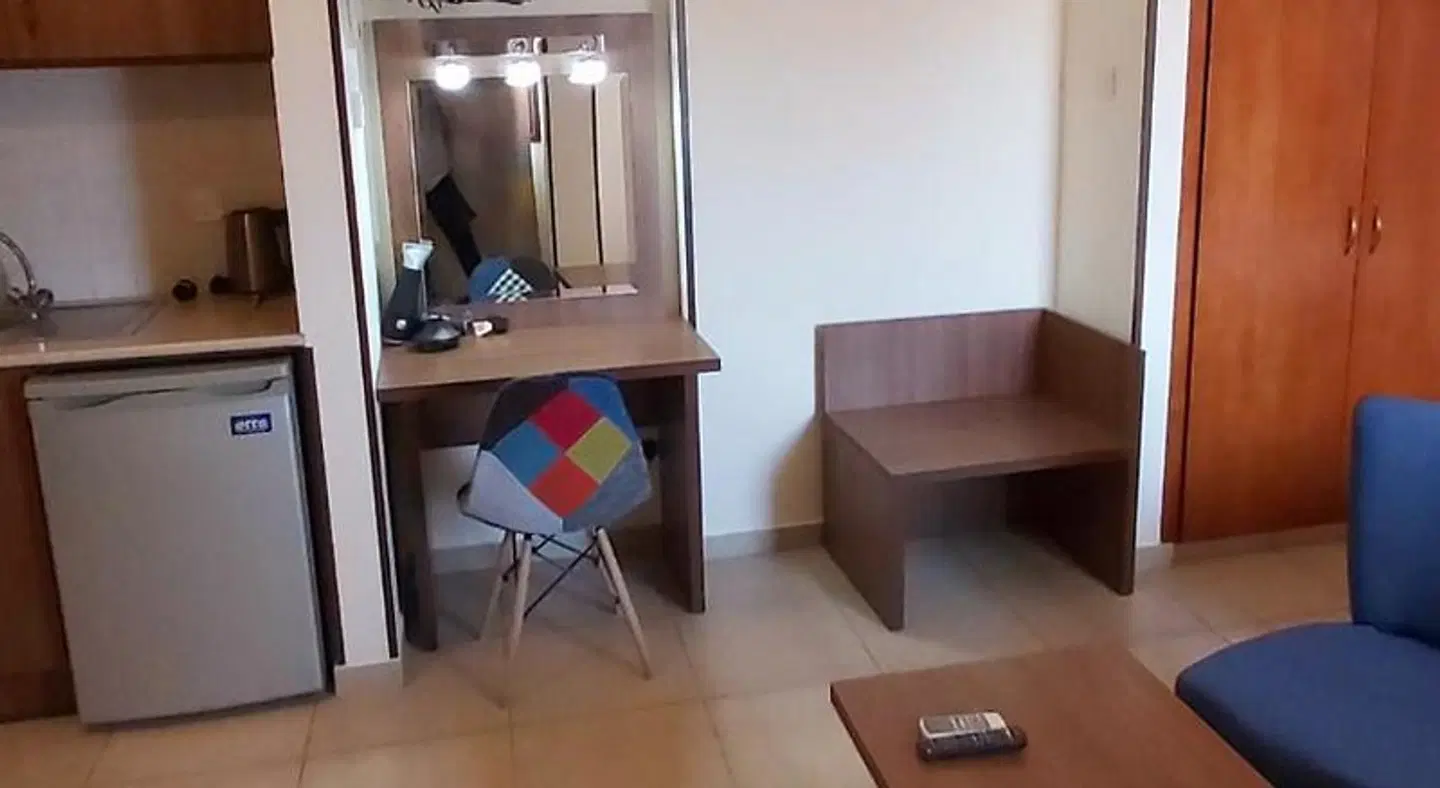 Lakis Court ROOM_EXAMPLE