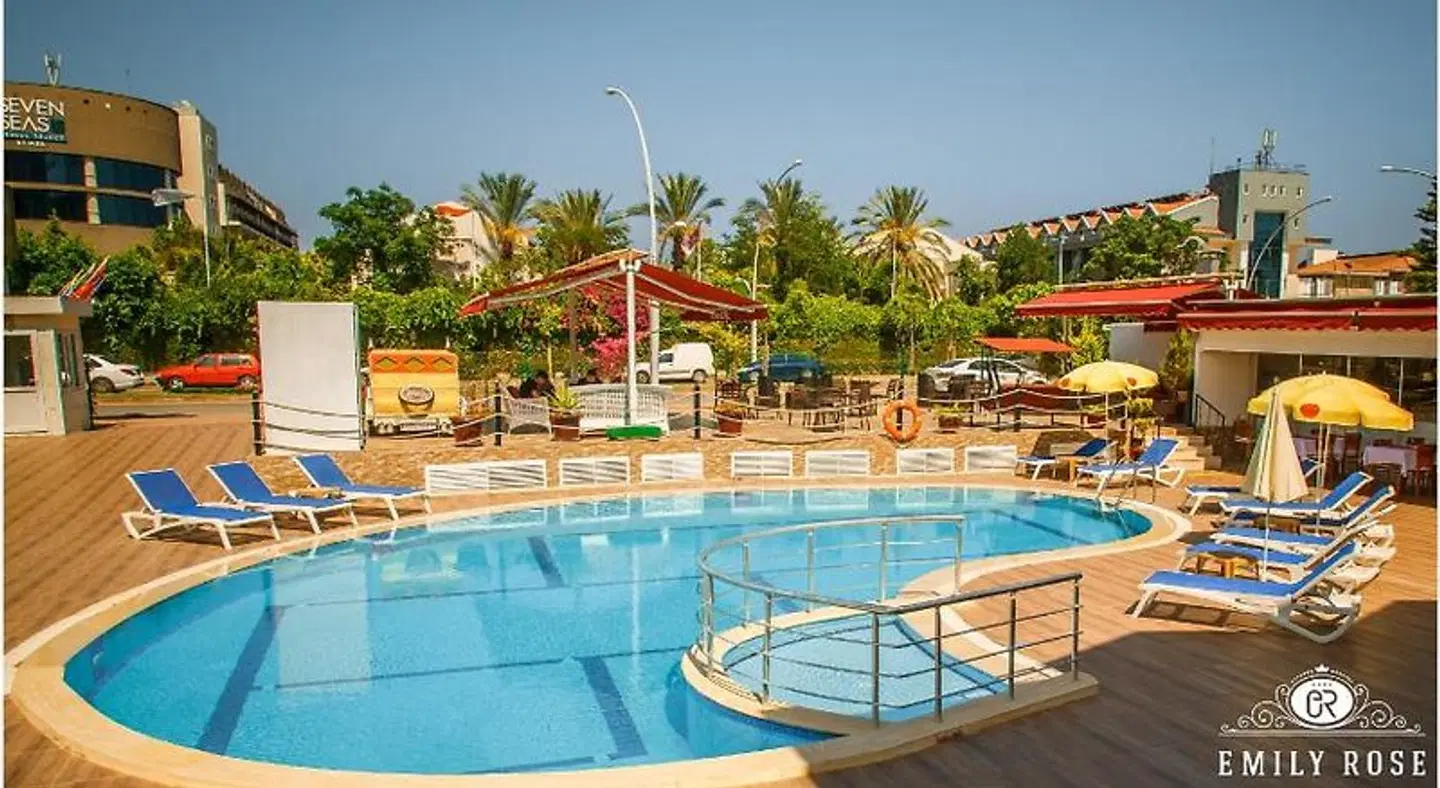 Emily Rose Hotel OUTDOOR_POOL