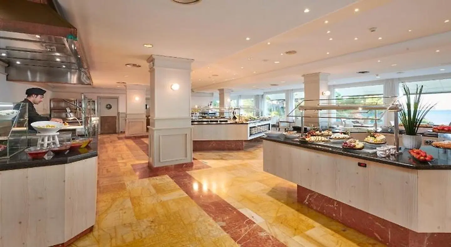 Grupotel Aguait Resort & Spa Bar