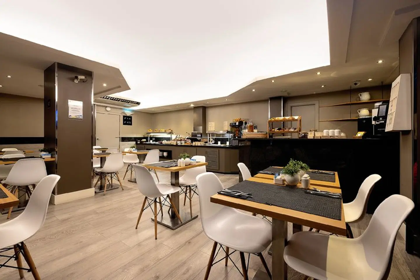 Catalonia Albeniz Bar