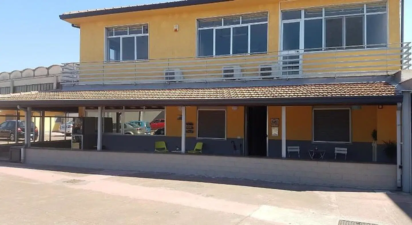 Etna Parking EXTERIOR