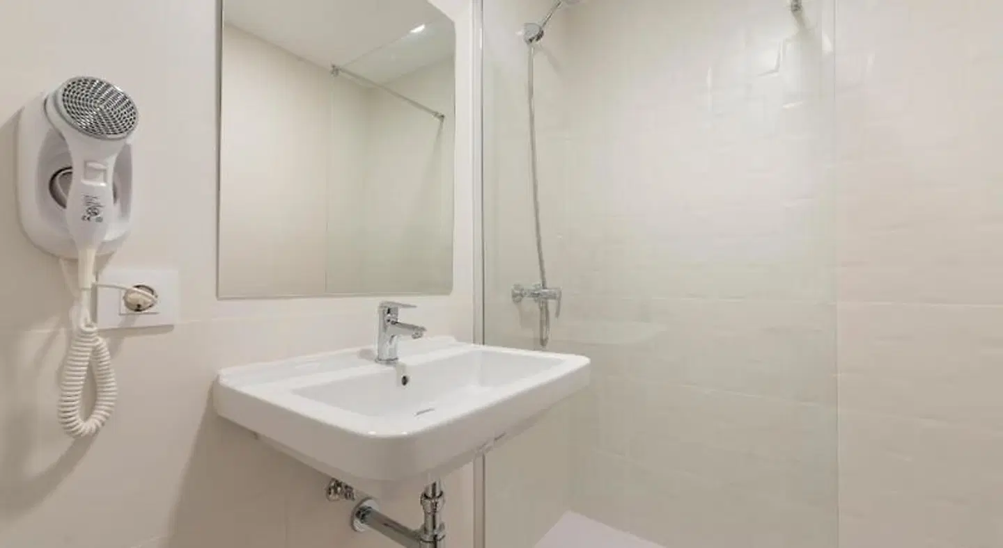Hostal Talamanca Badezimmer