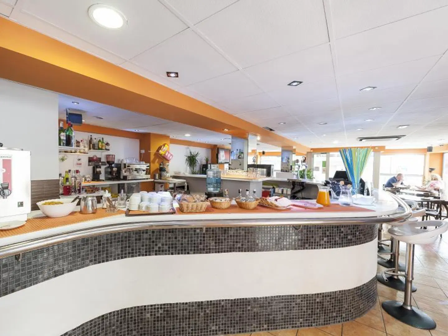 Blanca Bar