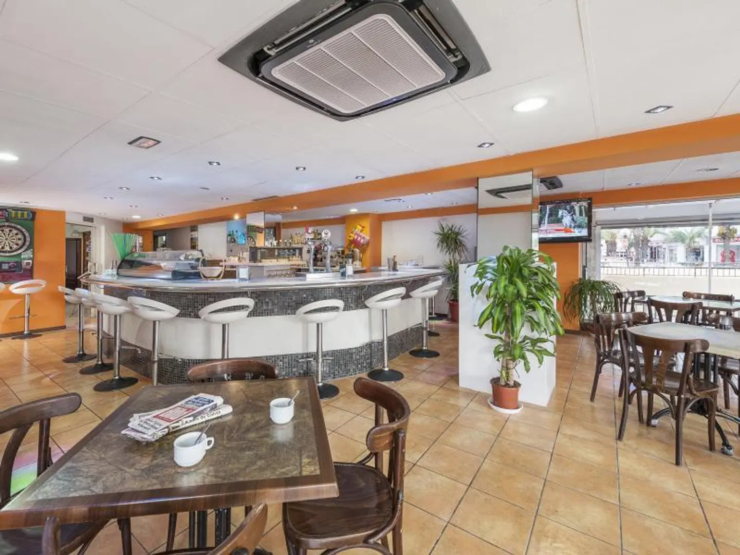 Blanca Bar